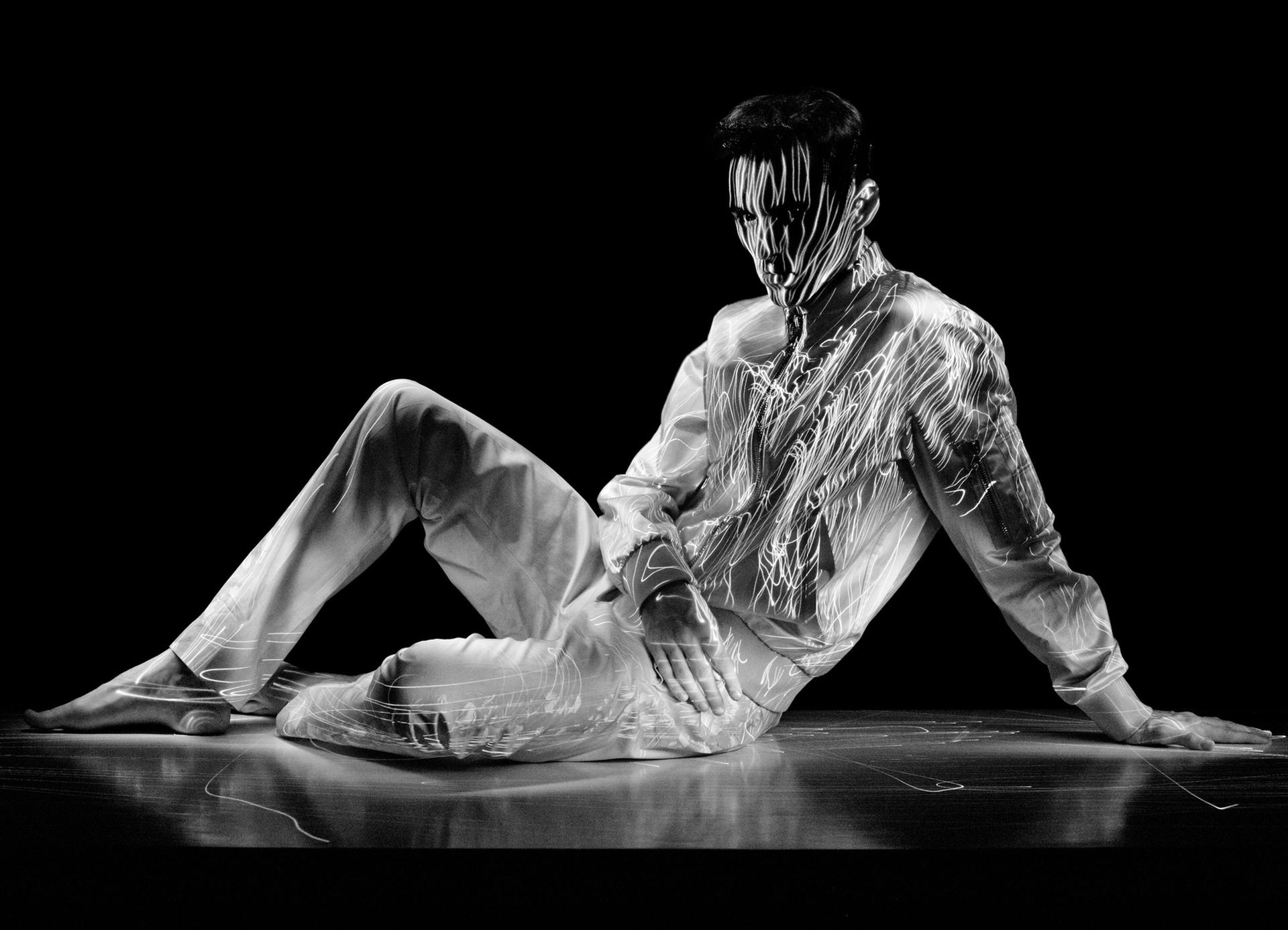 copyright Bela Borsodi - L'Officiel Hommes – Black Hole Sun