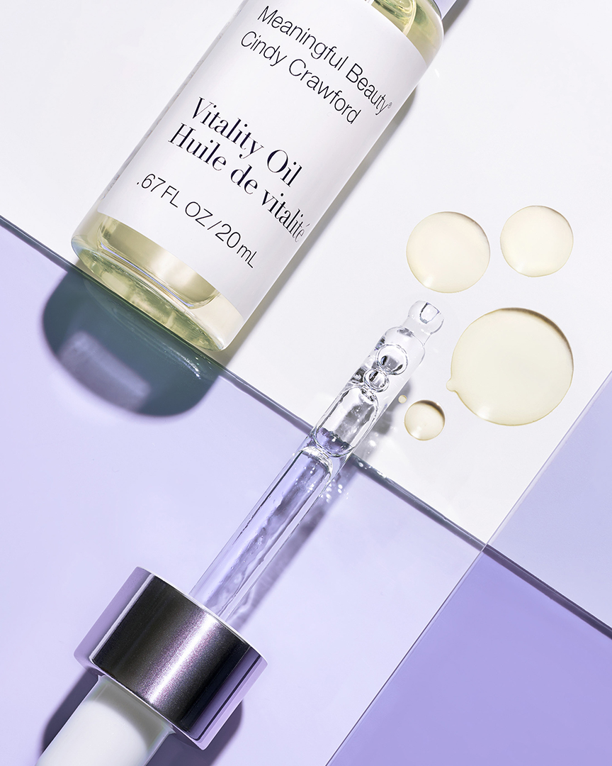 copyright Stephanie Dinkel - Cindy Crawford – Meaningful Beauty